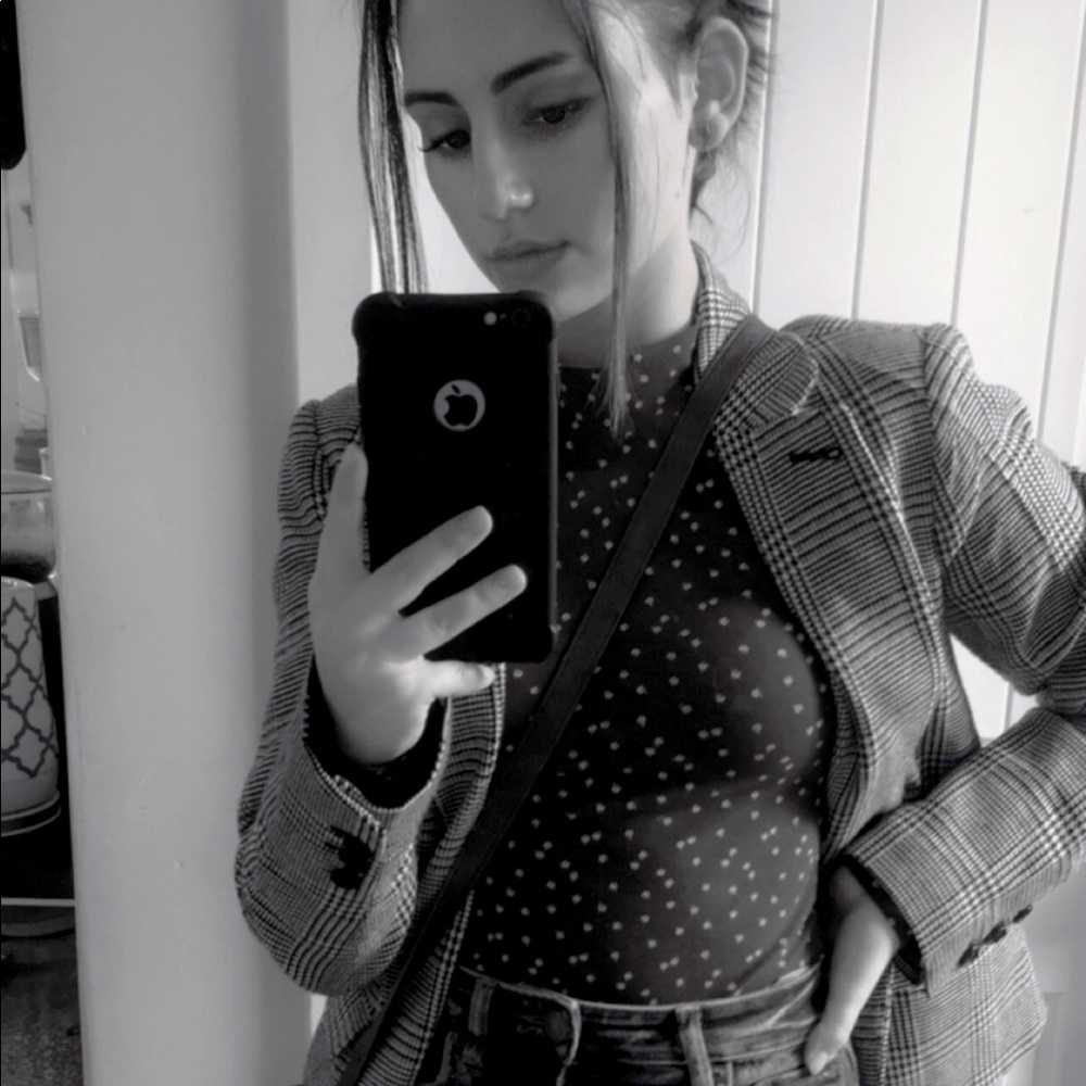 Meet your Posher, Lola